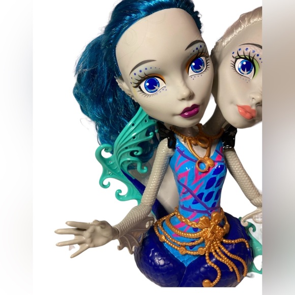 Monster High Peri & Pearl 2 Headed Styling Doll - Picture 2 of 7